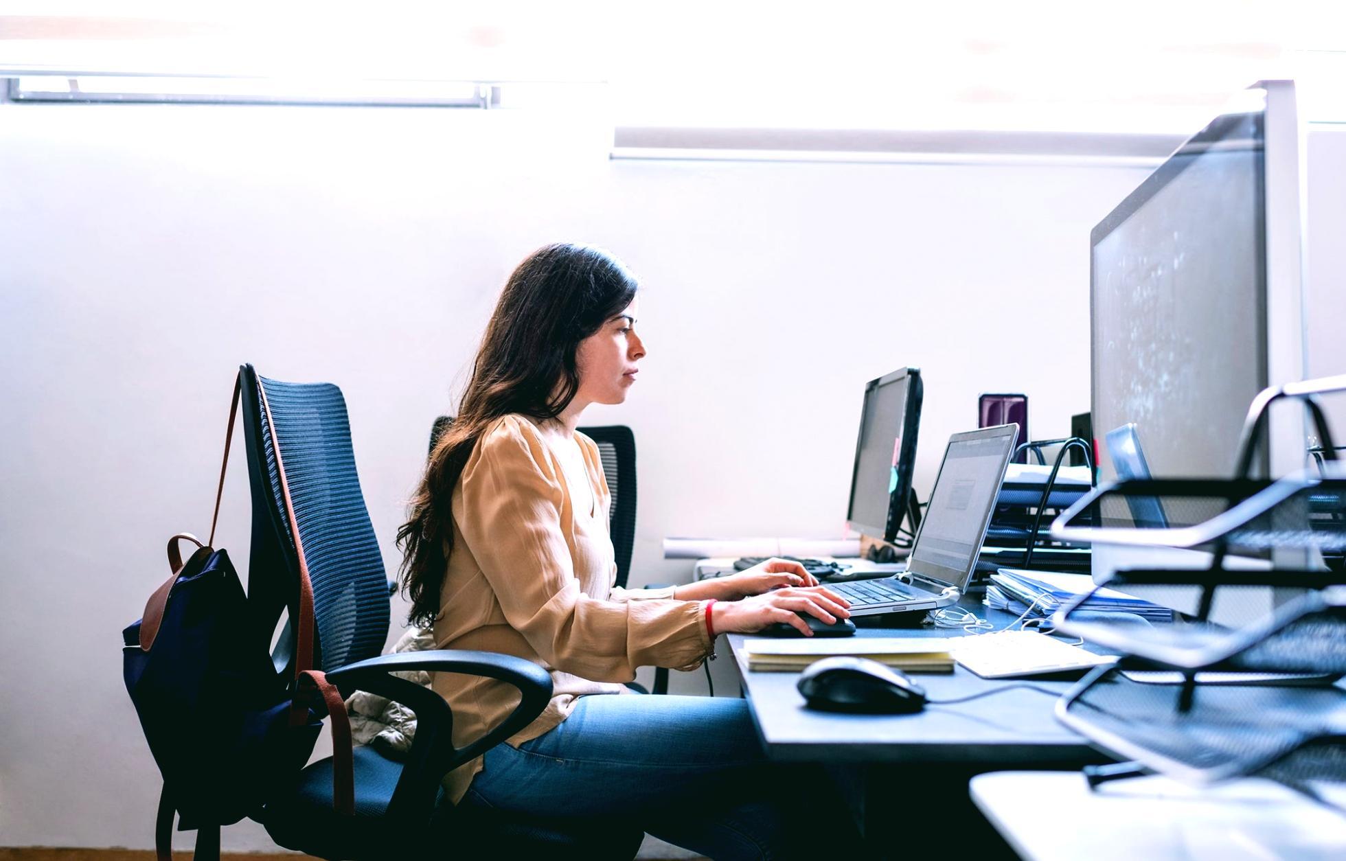 Professionelle Make-up-Anwendung für verschiedene Hauttypen