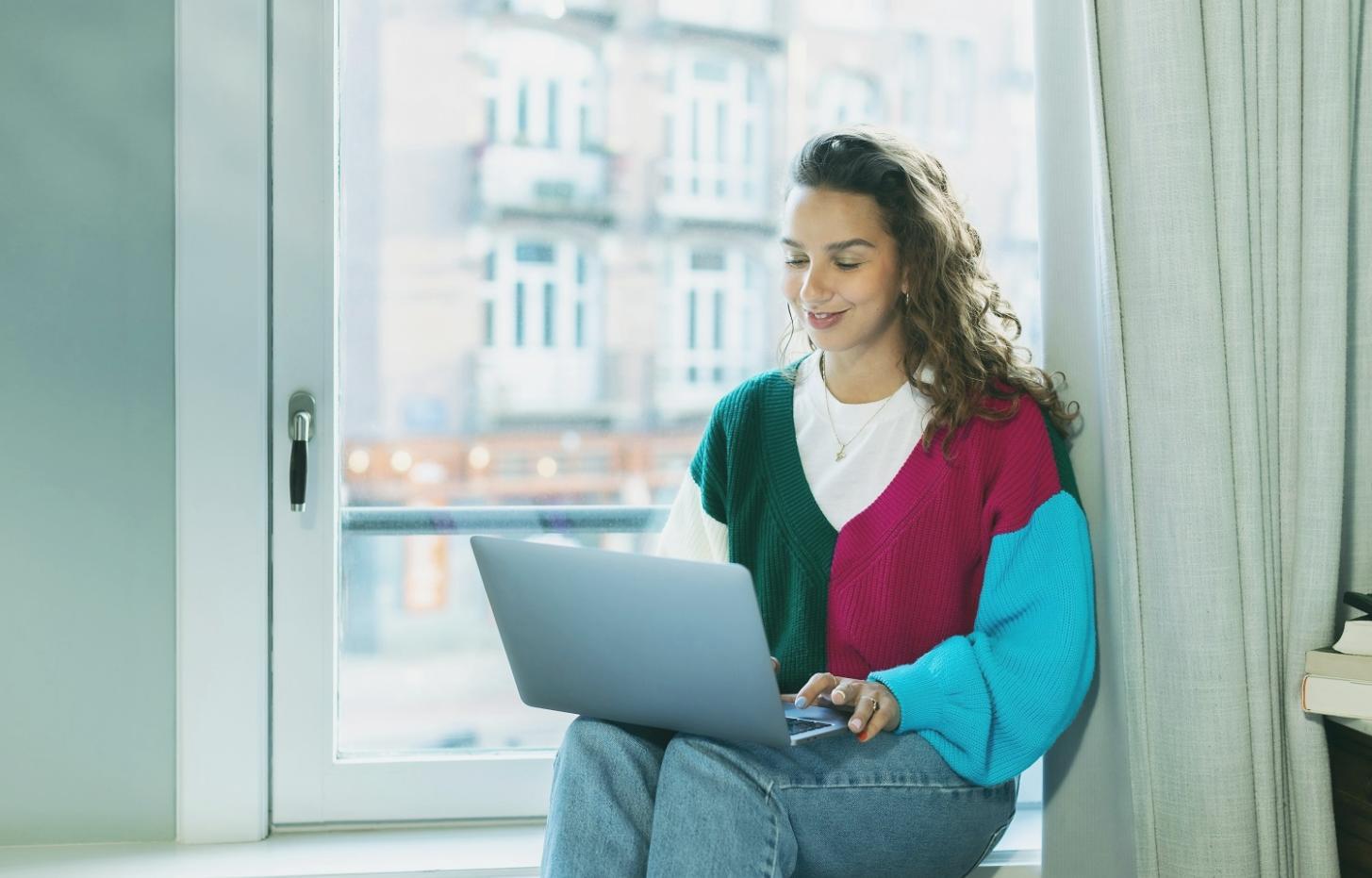 Professionelle Make-up-Anwendung für unterschiedliche Hauttöne in der Praxis
